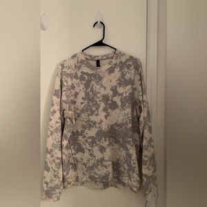 Lululemon sweatshirt